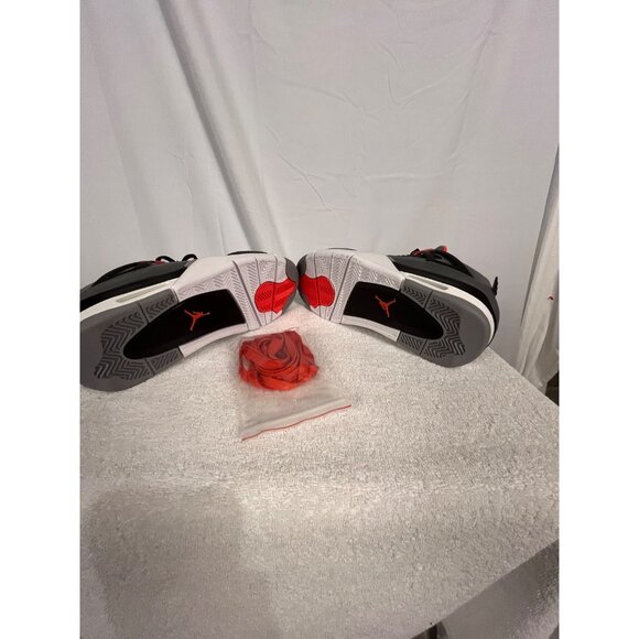 Air Jordan 4 Retro OG Gray and Red Youth Sneakers Size 5.5Y with Extra Laces - Picture 4 of 5